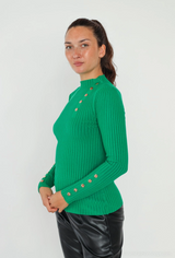 Pull en maille côtelé avec boutons dorés devant et manche