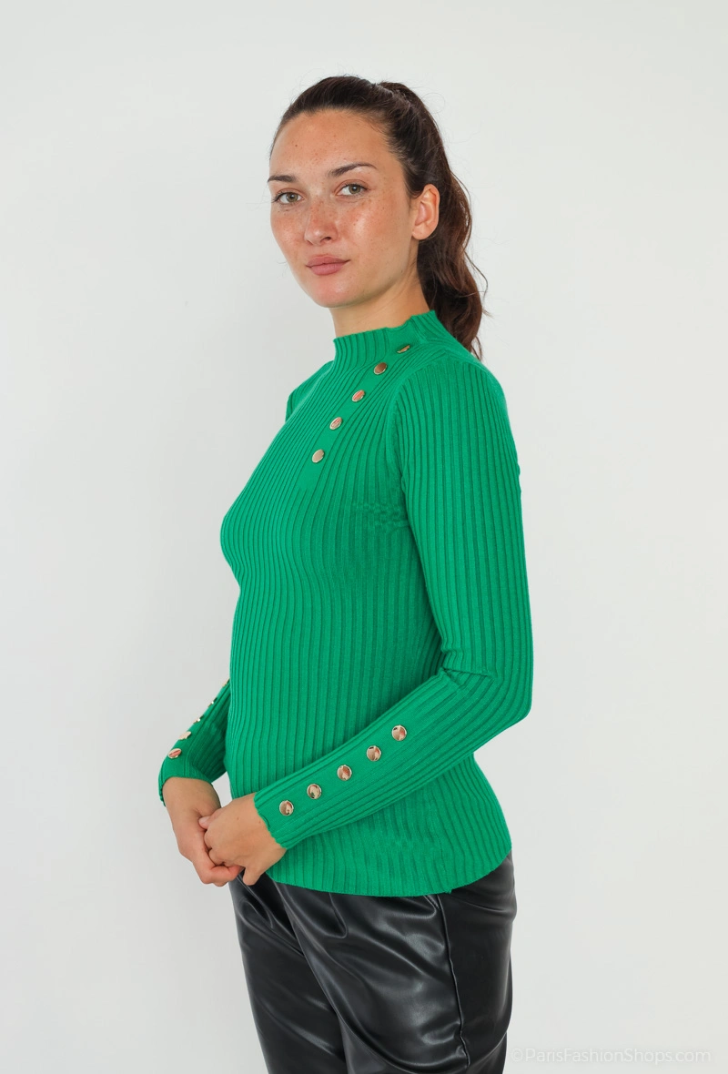 Pull en maille côtelé avec boutons dorés devant et manche